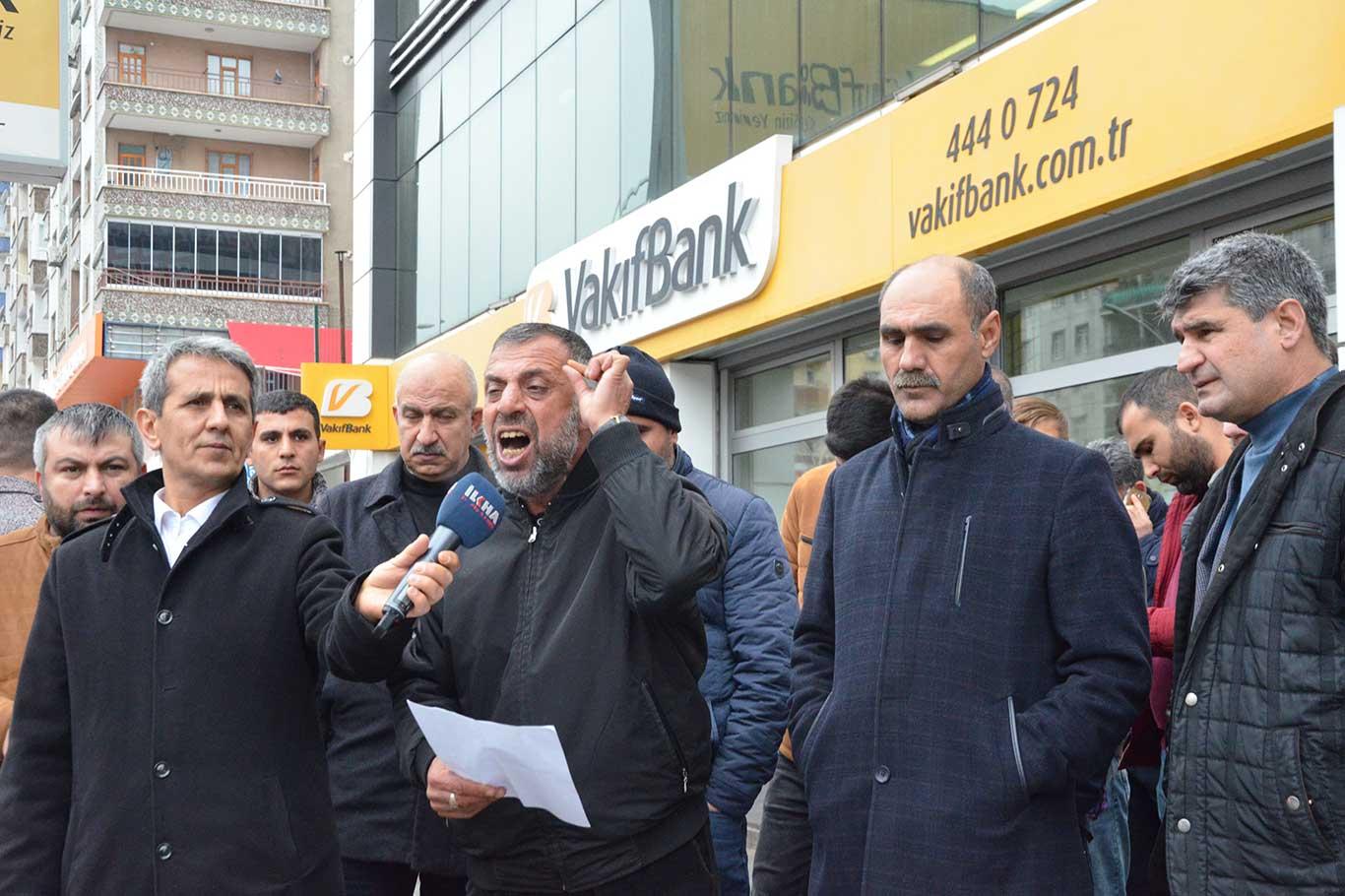 İnşaat şirketi mağduru ailelerin, tamamlanmayan daireleri bankanın kıskacı altında İnşaat şirketi mağduru ailelerin, tamamlanmayan daireleri bankanın kıskacı altında
